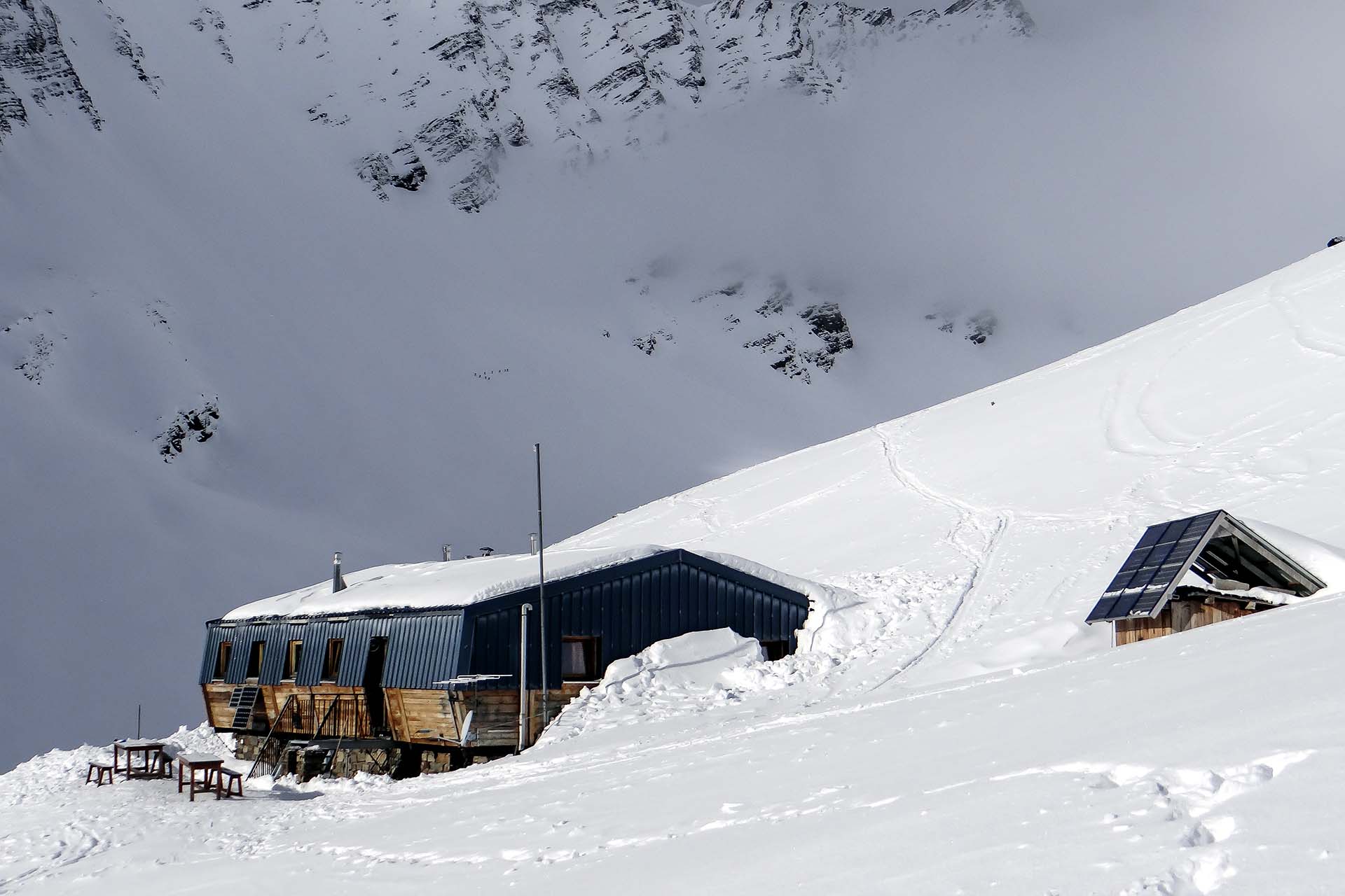 nigths at les aiguilles d'arves hut and ski touring